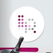 Catálogo Licores Reyes. Graphic Design project by Carlos Sánchez Vázquez - 10.10.2020