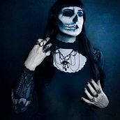 My project in Dark Conceptual Portraits course - Skull make-up. Digital Photograph project by Cathy Janssens - 10.20.2020