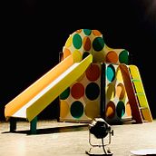 Diseño de Escenografía de "Yellow". Un projet de Design  , et Scénographie de José Carlos Parra - 15.08.2020