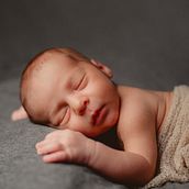 Mi proyecto final: sesión newborn . Portrait Photograph project by Raquel Montero - 10.26.2020