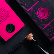 Tarotrash. Graphic Design, and Traditional illustration project by Iris Vidal - 11.14.2020