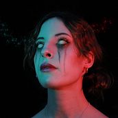 - ᴀɴᴅ sᴜᴅᴅᴇɴʟʏ, ʜᴇʀ ᴀᴜʀᴀ ᴛʀᴀɴsғᴏʀᴍᴇᴅ -. Fine-Art Photograph project by Eva Figueras Peinado - 11.23.2020