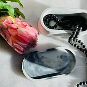 My project in Concrete Furniture Creation for Beginners course. Ceramics project by marlenemedina55 - 11.24.2020