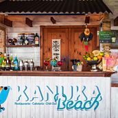 Kanuka Beach. Br, ing, Identit, Logo Design, Digital Design, Editorial Design, Social Media Design, and Photograph project by Cristina Lacruz Ferrater - 05.10.2015