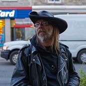 Montreal spirits. Documentar, and Photograph project by Jasmin Bataille - 11.29.2020