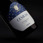 Cesilia Roble, Crianza y La Garnacha | Etiquetas de vino Casa Cesilia. Creative Consulting, Art Direction, Graphic Design, and Packaging project by Feroz Estudio - 12.02.2020