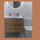 Cuarto de baño en mármol y madera . Interior Design project by Violeta Alcaraz - 12.04.2020