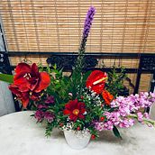Flowerfall with chicken wire. Can't wait to read your comments and suggestions :). Botanical Illustration project by Ilaria Marino - 12.09.2020