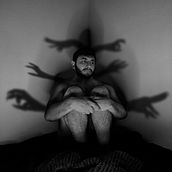 DEMONS. Un progetto di Autoritratto fotografico, Composizione fotografica, Arte concettuale, Fotografia, Fotografia artistica, Fotografia con smartphone, Fotografia per Instagram e Fotomontaggio di Salomón Cruz - 01.10.2020