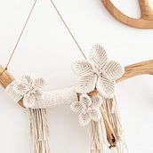 Macramé flower wallhanging . Un proyecto de Artesanía de Elma Pluim - 12.12.2020