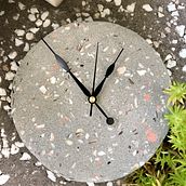 Concrete Terrazzo Clock. Arts, and Crafts project by Stephanie Janke - 12.23.2020