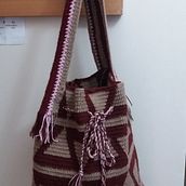 bolso tipo wayu. Fiber Arts project by paula_nar - 01.27.2021