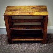 shoe racks made from pallet wood. Projekt z dziedziny Craft użytkownika regiecalanog - 05.01.2021