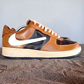 Custom y Restauración AF1 Swoosh extraible .. Un proyecto de Diseño, Diseño de calzado y Diseño gráfico de Edgardo Benavente - 06.01.2021