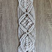 My project in Macramé Jewelry course: bracelet and lamp shade . Macramé project by Ruxandra Grosu - 01.06.2021