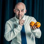 Tito Rober. Monologuista. Fine-Art Photograph, and Studio Photograph project by Diego Silva Gomez - 11.11.2014
