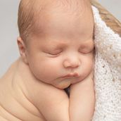 Sesión Newborn con Benyamin. Studio Photograph, and Portrait Photograph project by Mariana Paz - 01.16.2021