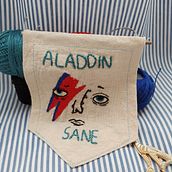 David Bowie embroidery. Embroider, and Traditional illustration project by Mariel Romero Resendiz - 01.17.2021