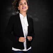 Dirección de personas para fotografía de retrato: Renovación 2021. Photograph, Studio Photograph, and Portrait Photograph project by Alejandro Jara - 02.02.2021