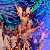 Vestuario para Rey del Carnaval de Cozumel 2018 (Vestuario para despedida).. Un proyecto de Artesanía, Bocetado, Costura, Creatividad, Diseño, Diseño de vestuario y Producción audiovisual					 de Cristóbal Alcérreca Castillo - 20.01.2021