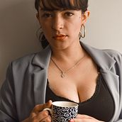 Sara y el café / Proyecto del curso "Retrato fotográfico intimista". Photograph project by Albeiro M. Guiral - 01.23.2021