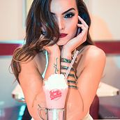 Pin-Up (Carol Reali). Portrait Photograph project by Ernesto Jiménez - 03.26.2019