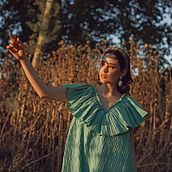 summer light by Volant magazine. Un proyecto de Fotografía de moda, Fotografía de retrato y Fotografía en exteriores de Rocio Maroto - 23.01.2021