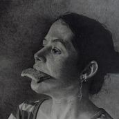 Retrato a grafito: La chica del Kellogg’s bar. Fine Arts, Pencil Drawing, Figure Drawing, Artistic Drawing, Portrait Drawing, Realistic Drawing, Painting, Watercolor Painting, Acr, lic Painting, Oil Painting, and Gouache Painting project by Yampier Sardina Esperon - 01.25.2021