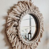 Macrame Mirror. Un proyecto de Decoración de interiores y Macramé de Lauri Angel Obando - 15.01.2021