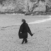 UNTHER THE RAIN WITH CAROLINE. Un proyecto de Fotografía artística, Fotografía de moda, Fotografía de retrato, Fotografía digital, Fotografía Lifest, le y Fotografía publicitaria de Adrián Jul Cruz - 23.01.2021