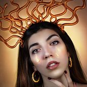 Snake. Un proyecto de Autorretrato Fotográfico, Corrección de color, Fotografía artística, Fotomontaje, Iluminación fotográfica y Post-producción fotográfica		 de Carla Matamoros - 11.02.2021