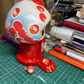Gumball Daruma - Art Toy . Projekt z dziedziny Toy art użytkownika Harriet Bedford - 16.02.2021