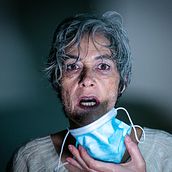 Pandemic block. Un projet de Photographie de portrait , et Autoportrait photographique de Cristina D'Anaya - 19.02.2021