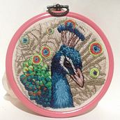 Mi proyecto de: Pintar con Hilos, Mi ave bordada. Arts, Crafts, Creativit, and Traditional illustration project by Valentina Pallacan Acuña - 02.15.2021