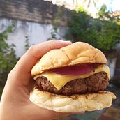 Mira / las hamburguersas Ein Projekt aus dem Bereich Design von Rafael Brito Lopes Moreira - 19.05.2020