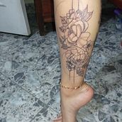 Mi Proyecto del curso: Tatuaje botánico con puntillismo. Un progetto di Illustrazione botanica e Illustrazione con inchiostro di Luisa Fernanda García cartagena - 01.03.2021