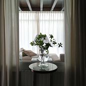 Casa con jardin en provincia de Burgos. Un proyecto de Interiorismo, Diseño de interiores y Paisajismo de Patxo Alonso - 01.03.2021