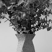 ‘Twist’ vase with gritty clay. Ceramics project by Jo Yong - 01.02.2021