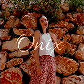 Onix: Promoción primera colección. Art Direction, Video Editing, Photograph, Fashion Photograph, Product Photograph, Outdoor Photograph, Commercial Photograph, Script, Audiovisual Post-production, Audiovisual Production, and Photo Retouching project by MARÍA RHODES ARAGONÉS - 07.04.2020