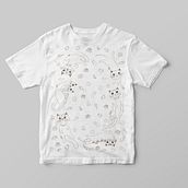 Blanket of furry kitties. Een project van  Br, ing en identiteit, Productontwerp y Traditionele illustratie van Aida Moya - 10.03.2021