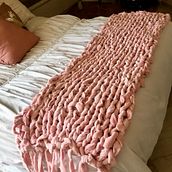 Pie de Cama UPCYCLING. Fiber Arts project by Claudia Guillén - 03.10.2021