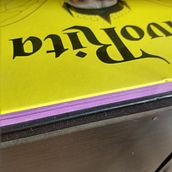 Amarelos. Mobile Photograph project by Giulia Roja - 03.11.2021