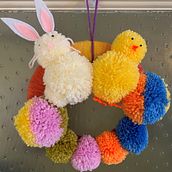 My project in Pom-Pom Design and Creation course. Un progetto di Artigianato di Mandie Dowsett - 30.03.2021