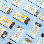 Bienesnack. Un projet de Br, ing et identité, Conception de produits, Lettering manuel, Illustration traditionnelle, Illustration numérique, Lettering, Lettering numérique , et Packaging de Manuele Mancini estudio - 10.07.2020