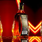 Mi Proyecto del curso: Fotografía de objetos brillantes y esquemas de iluminación. Photographic Composition, Photograph, Product Photograph, and Photographic Lighting project by Matt Martinez Montoya - 03.12.2021