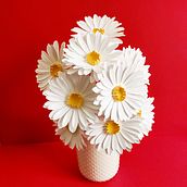 Paper Daisies. Un proyecto de Papercraft de Chanty Town - 15.03.2021