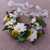 Mi Proyecto del curso: Tocado floral: crea tu complemento de flores. Accessor, Design, and Fashion Design project by Alejandra Miranda - 03.16.2021