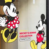 ​​​​​​​MICKEY & MINNIE COLLECTION CAMPAIGN. Br, ing, Identit, Photographic Composition, Communication, Art Direction, Fashion Design, and Graphic Design project by MARIA PAULA GUERRERO SANCHEZ - 03.26.2021
