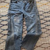 Reconstructed Pants - Pantalones Reconstruidos. Embroider, Sewing, Upc, and cling project by Claudia Dominguez - 12.10.2020