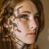 La Primavera Dentro. Een project van Fotografie, Buitenfotografie, Artistieke fotografie, Modefotografie, Portretfotografie, Digitale fotografie, Lifest y le fotografie van Camilla Calato - 31.03.2020